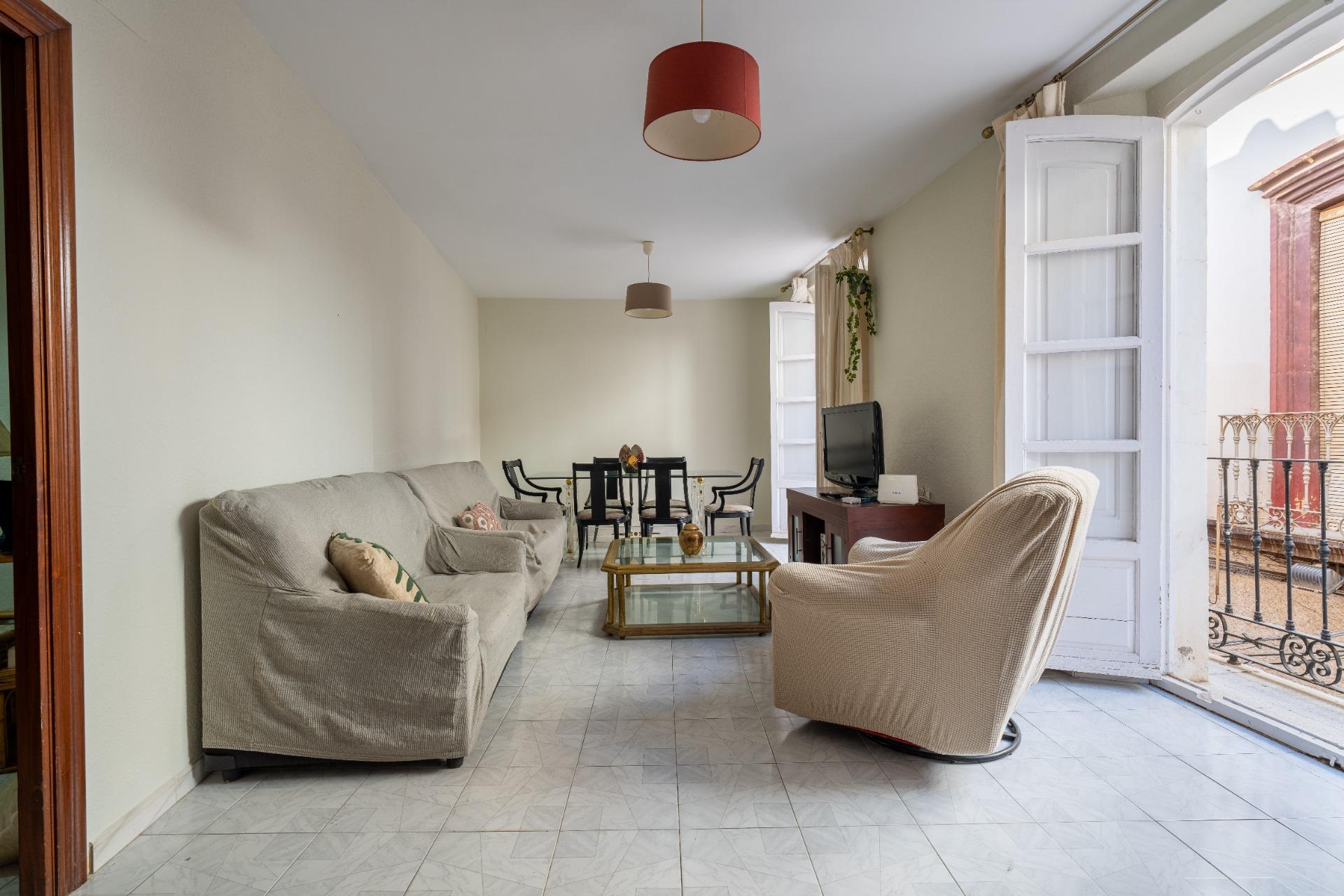 ¡SE ALQUILA! Casa de 270 m2 con solárium ¡SE ALQUILA! Casa de 270 m2 con solárium