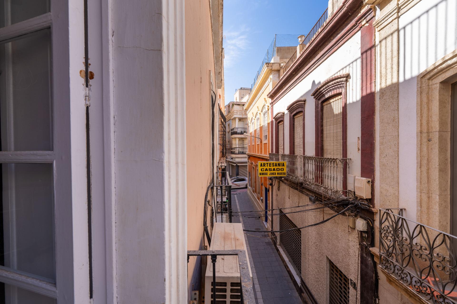 ¡SE ALQUILA! Casa de 270 m2 con solárium ¡SE ALQUILA! Casa de 270 m2 con solárium