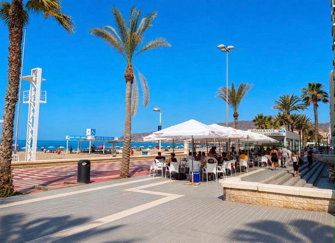 A UNA CALLE DE LA PLAYA | INTERESANTE PARA INVERSORES