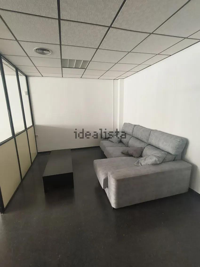 Alquiler de Oficina en el Corazón de Aguadulce – 77 m2
