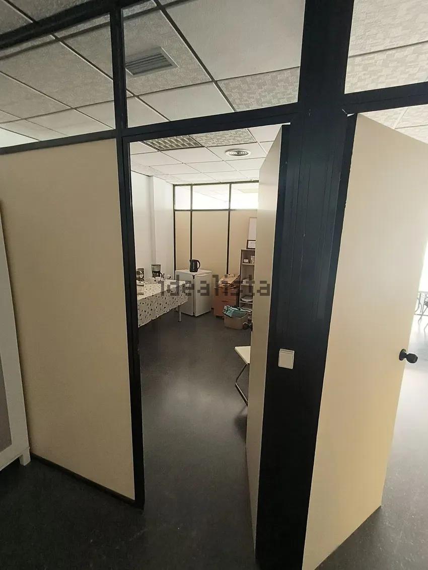 Alquiler de Oficina en el Corazón de Aguadulce – 77 m2
