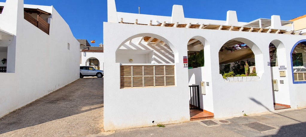 Adosada en Alquiler en Pozo De Los Frailes Almería