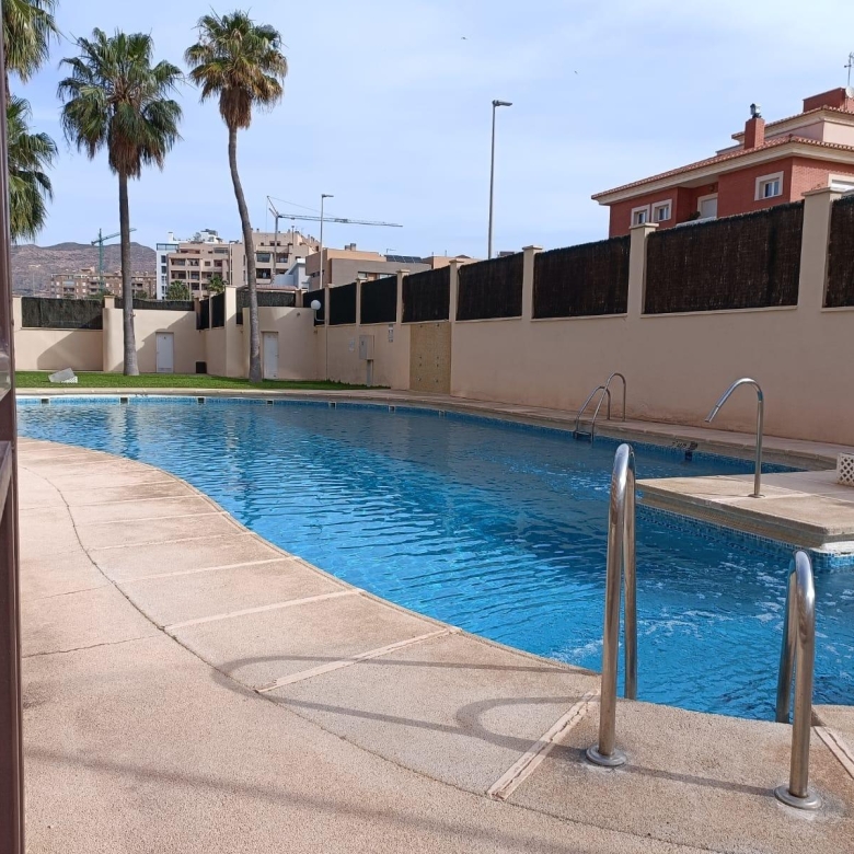 Se Alquila Piso en Aguadulce