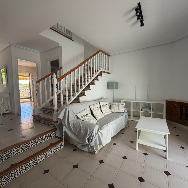 ESPECTACULAR TRIPLEX CON PISCINA EN AGUADULCE— ESPACIO