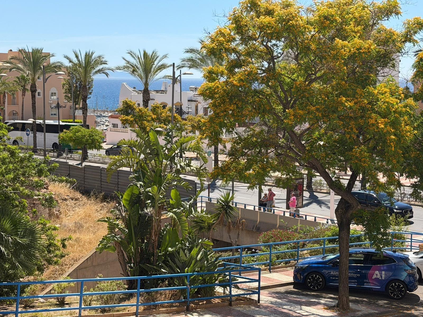 ESPECTACULAR TRIPLEX CON PISCINA EN AGUADULCE— ESPACIO
