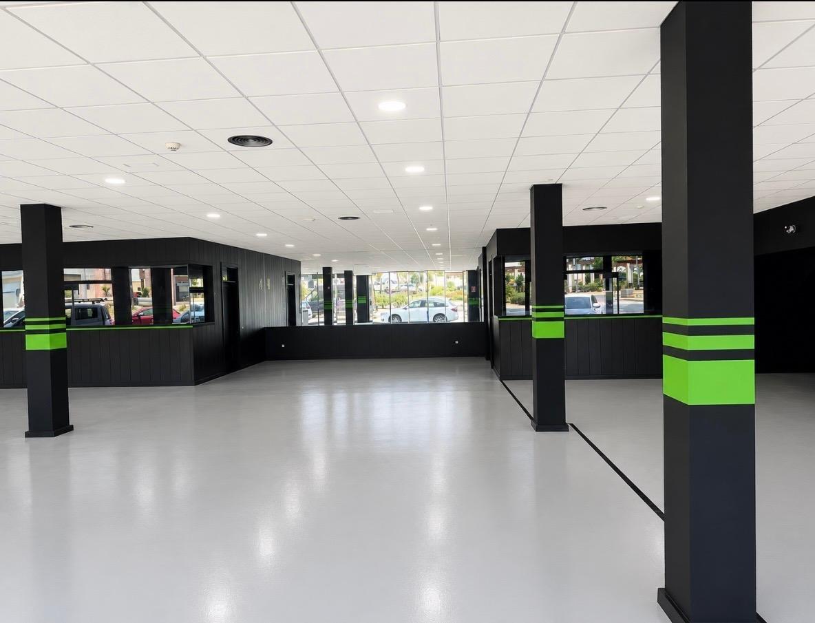 ESPECTACULAR LOCAL COMERCIAL DE 470 m2 CON 60 METROS DE FACHADA EN UNA DE LAS MEJORES UBICACIONES DE VÍCAR