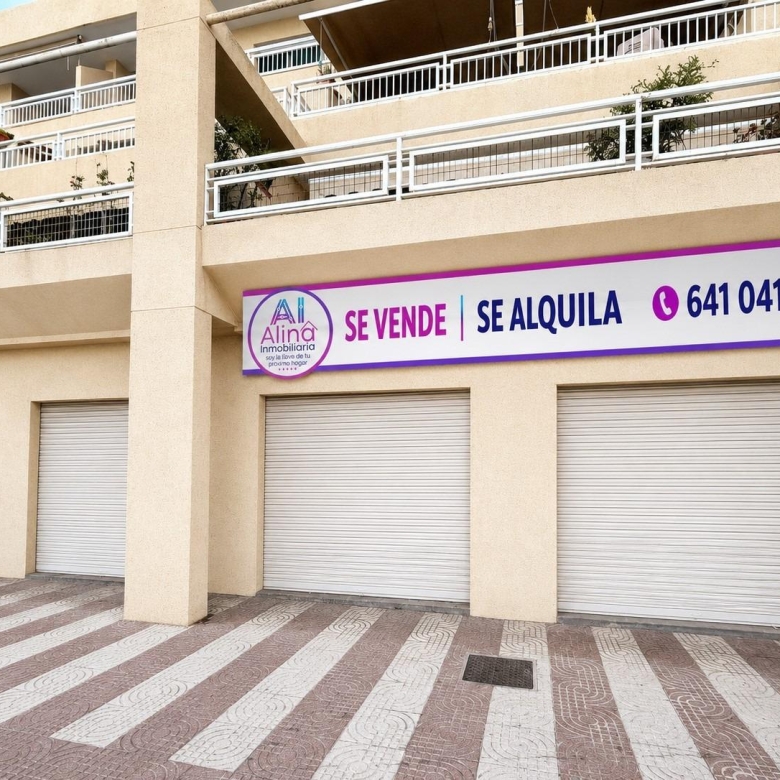 LOCAL COMERCIAL EN PRIMERA LÍNEA DE PLAYA — EN VENTA O ALQUILER EN AGUADULCE