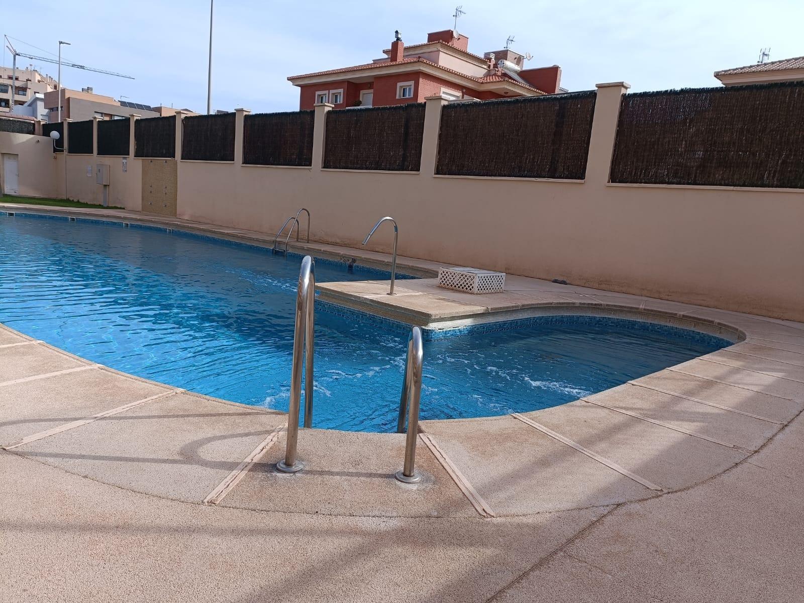 Se Alquila Piso en Aguadulce