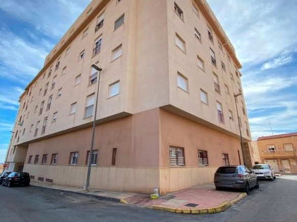 PISO DE 3 DORMITORIOS Y 2 BAÑOS COMPLETOS EN LA GANGOSA!!  MUY BUENA OPORTUNIDAD!!. EN  PERIODO DE PUJA AL ALZA