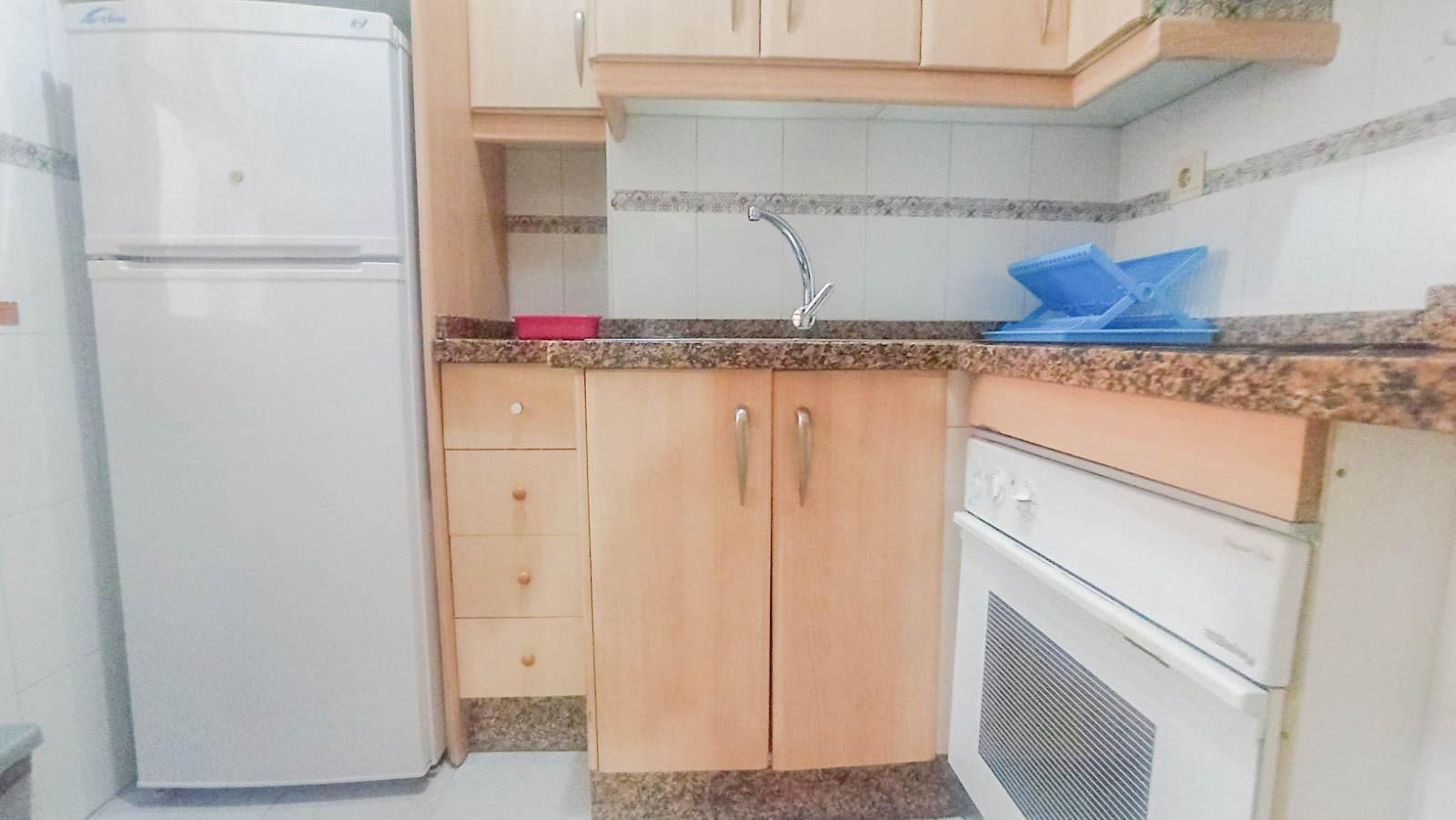 SE ALQUILA PISO PARA ESTUDIANTES O PROFESORES en Almeria foto 2 SE ALQUILA PISO PARA ESTUDIANTES O PROFESORES