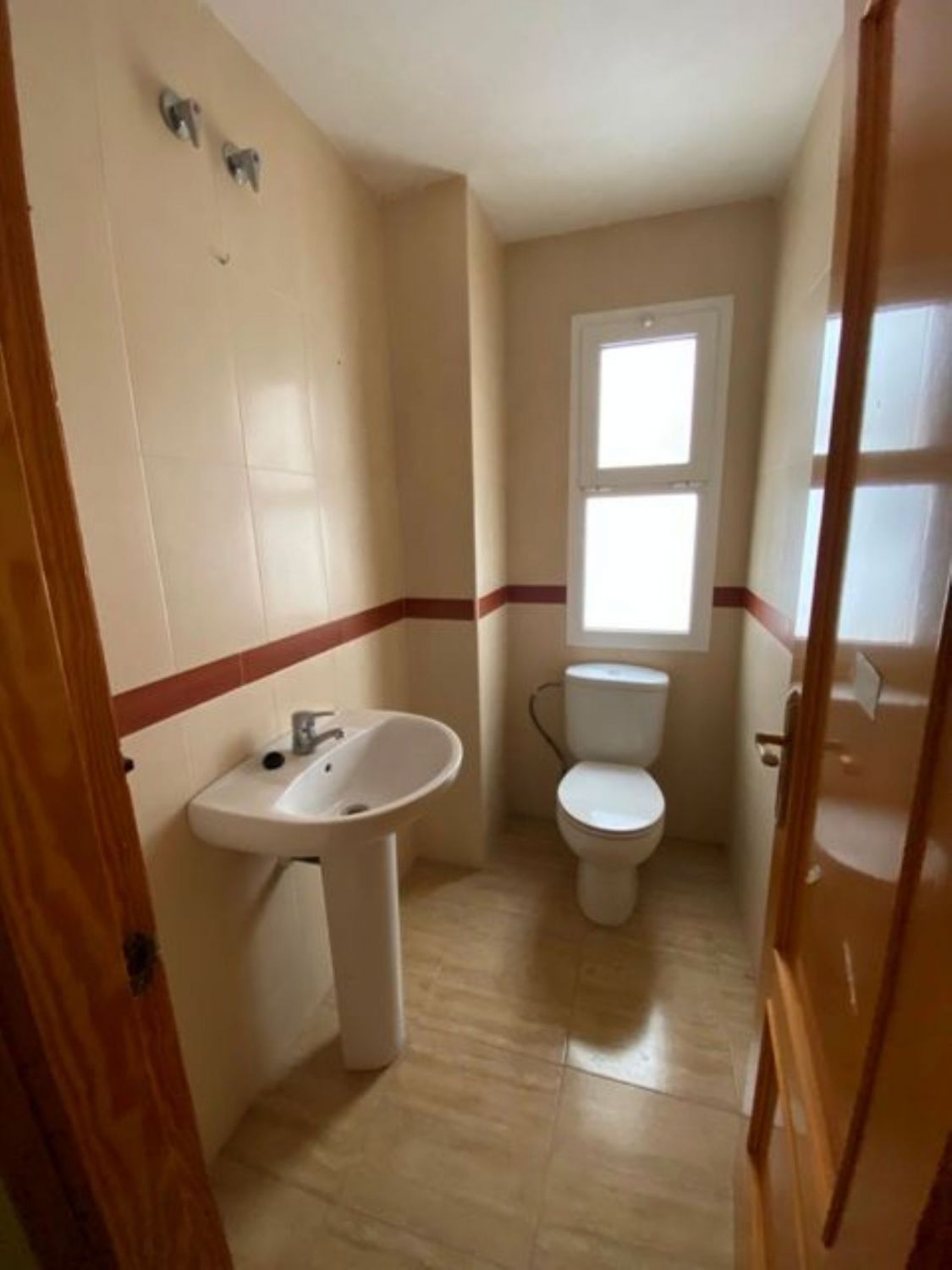 PISO DE 3 DORMITORIOS Y 2 BAÑOS COMPLETOS EN LA GANGOSA!!  MUY BUENA OPORTUNIDAD!!. EN  PERIODO DE PUJA AL ALZA