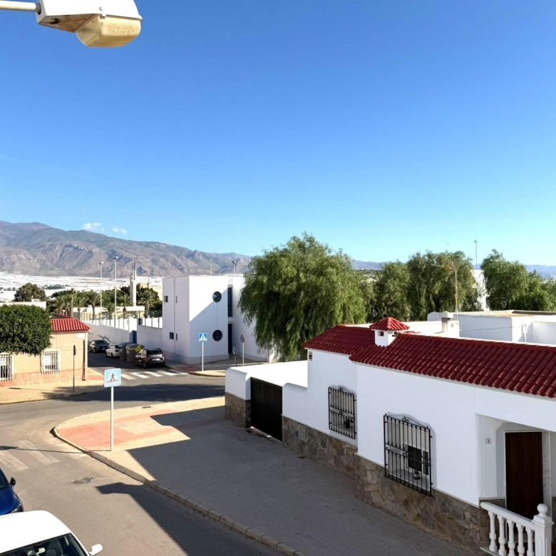 CASA DE PUEBLO CON GRAN PARCELA DE 636 m2