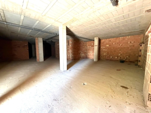 ¡3 LOCALES COMERCIALES EN ALQUILER EN AGUADULCE! DESDE 180 m2 HASTA 345 m2