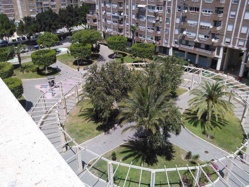 AMPLIO ATICO EN ZONA CARREFOUR LARGA TEMPORADA
